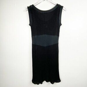 SOLD-CHANEL | Knit Sleeveless Scoop Neck Knee-length Shift Dress LBD